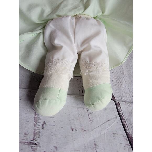 Vintage Cloth Doll Yarn Yellow Blond Hair Green Dress - Picture 6 of 7